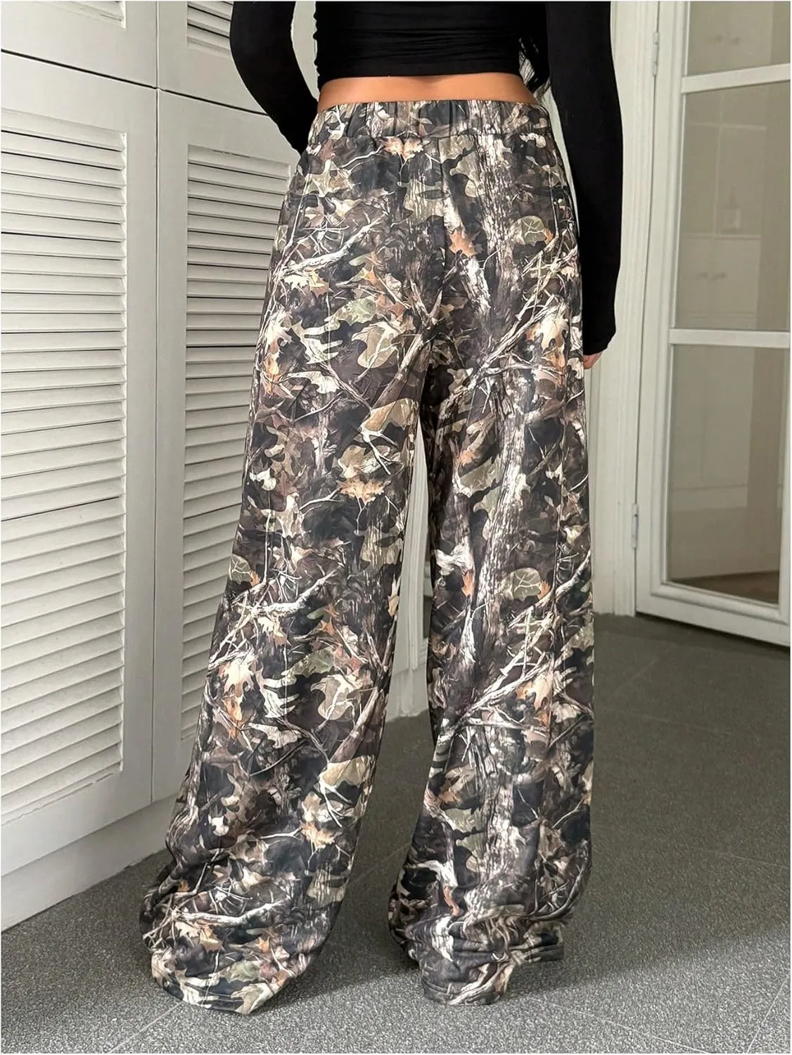 OYOANGLE Women's Camo Print Elastic High Waist Pants Wide Leg Baggy Trousers Streetwear