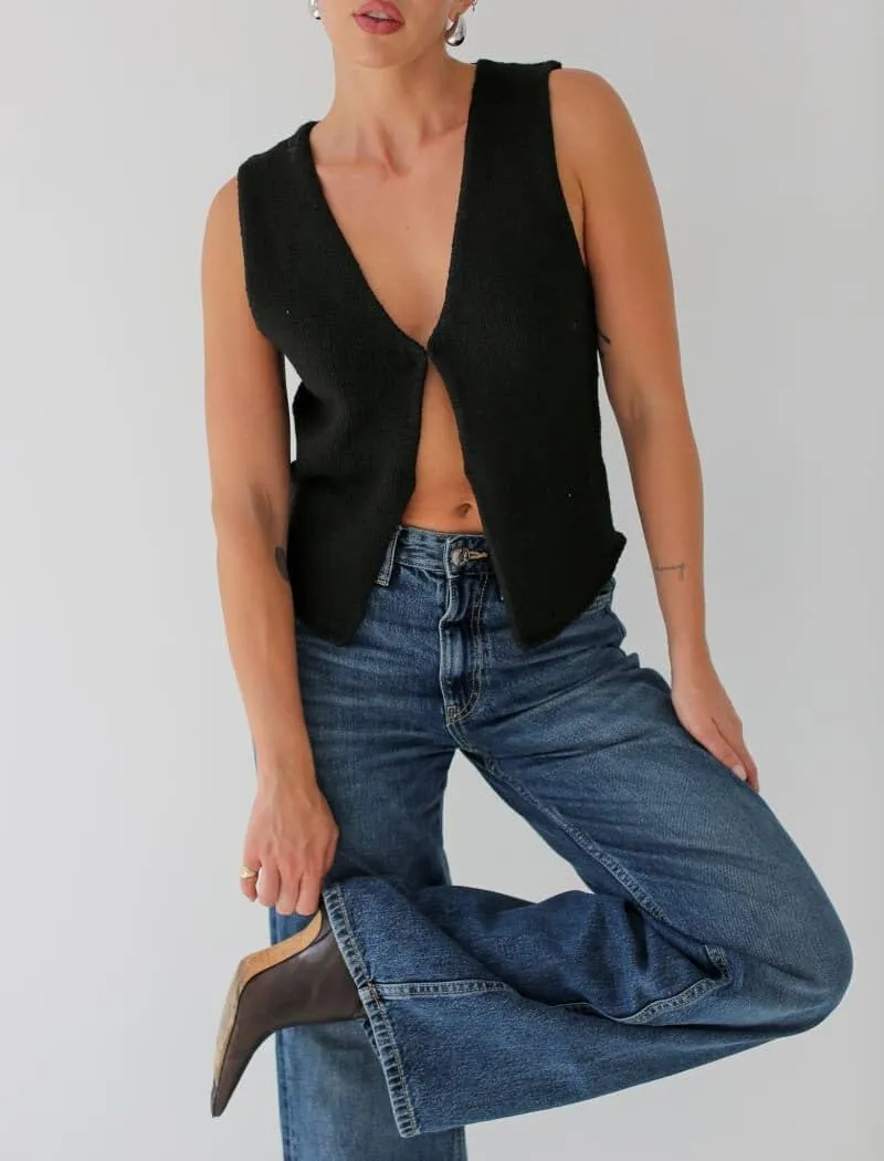 Sawden Women Sleeveless Cotton Knitted Vest Button Down Casual Y2k Streetwear
